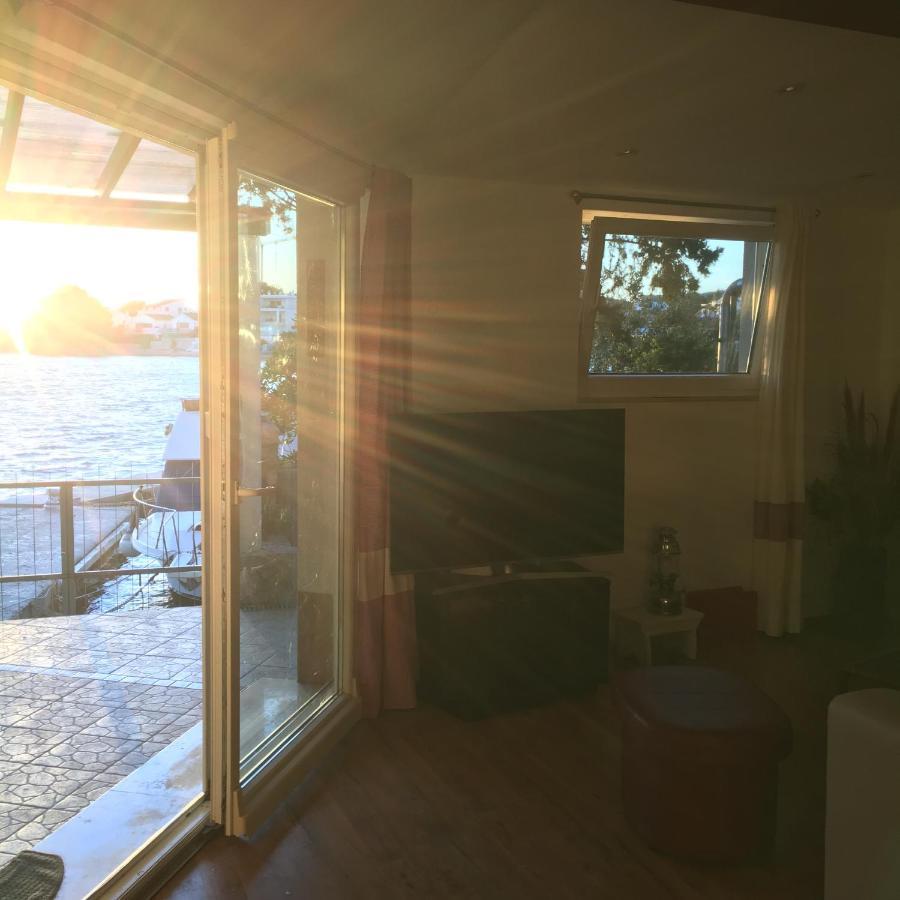 Apartment Jakov With Boat Mooring Žaborić Zewnętrze zdjęcie